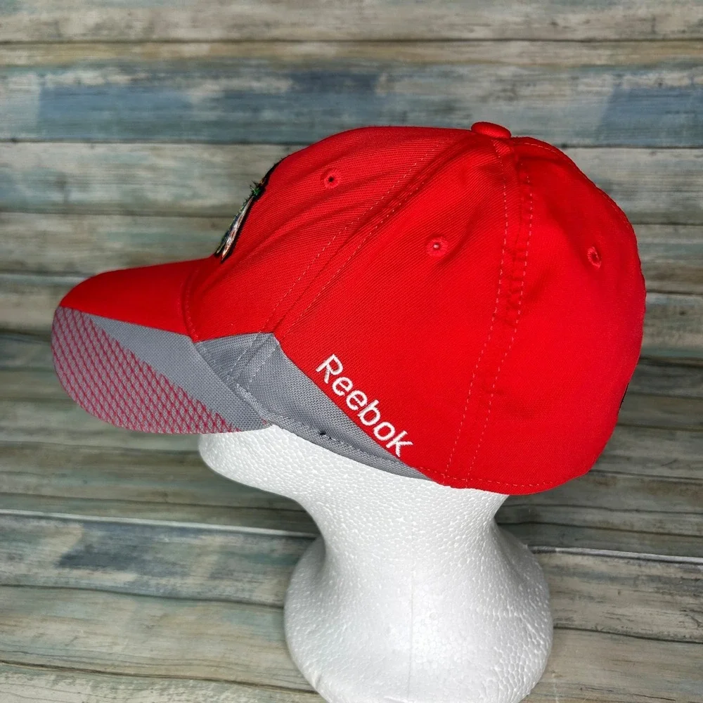Chicago Blackhawks Hat Fitted L/XL Red Retro NHL Hockey Reebok Center‎ Ice